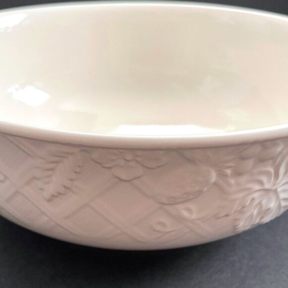 Mikasa English Countryside White 9” Stoneware Serving Salad Bowl Discontinued - Picture 9 of 16